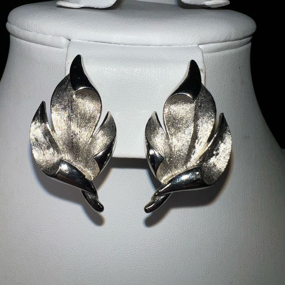 Vintage MCM Silver Tone Leaf Clip On Earrings